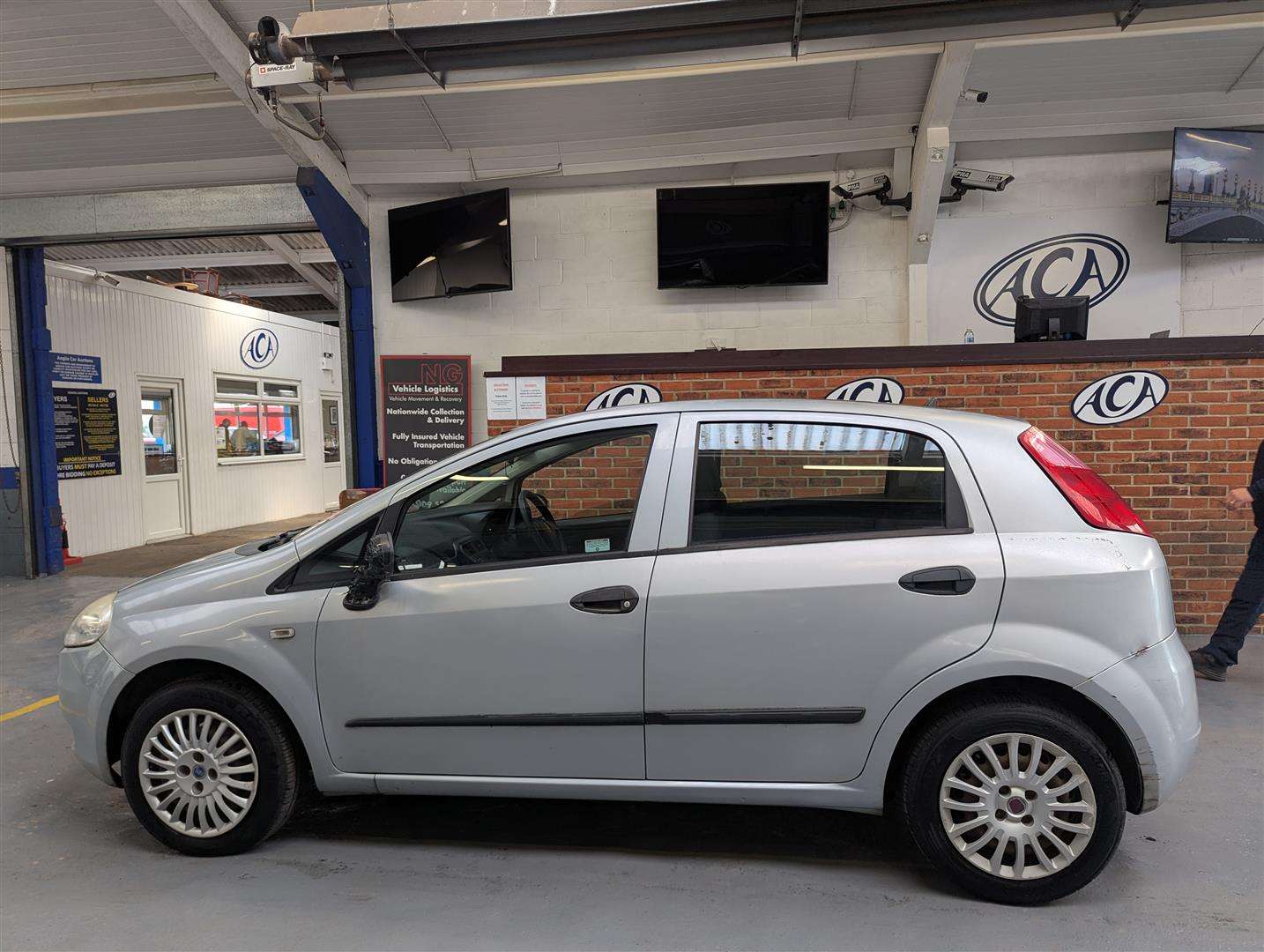 <p>2009 FIAT GRANDE PUNTO ACTIVE 65</p>