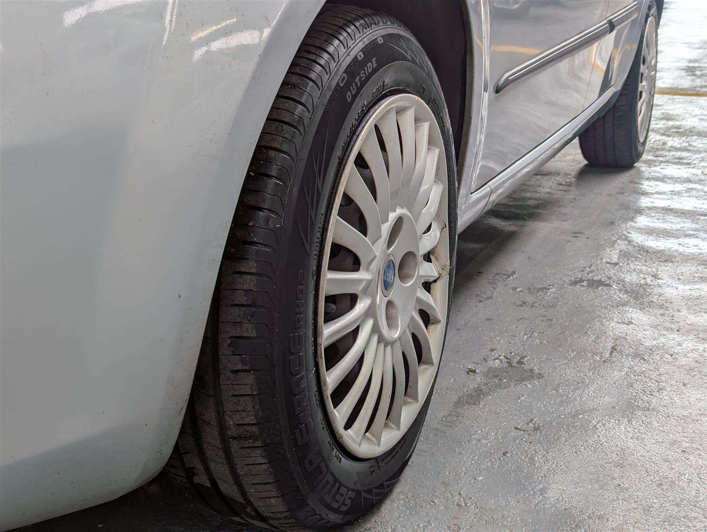 <p>2009 FIAT GRANDE PUNTO ACTIVE 65</p>