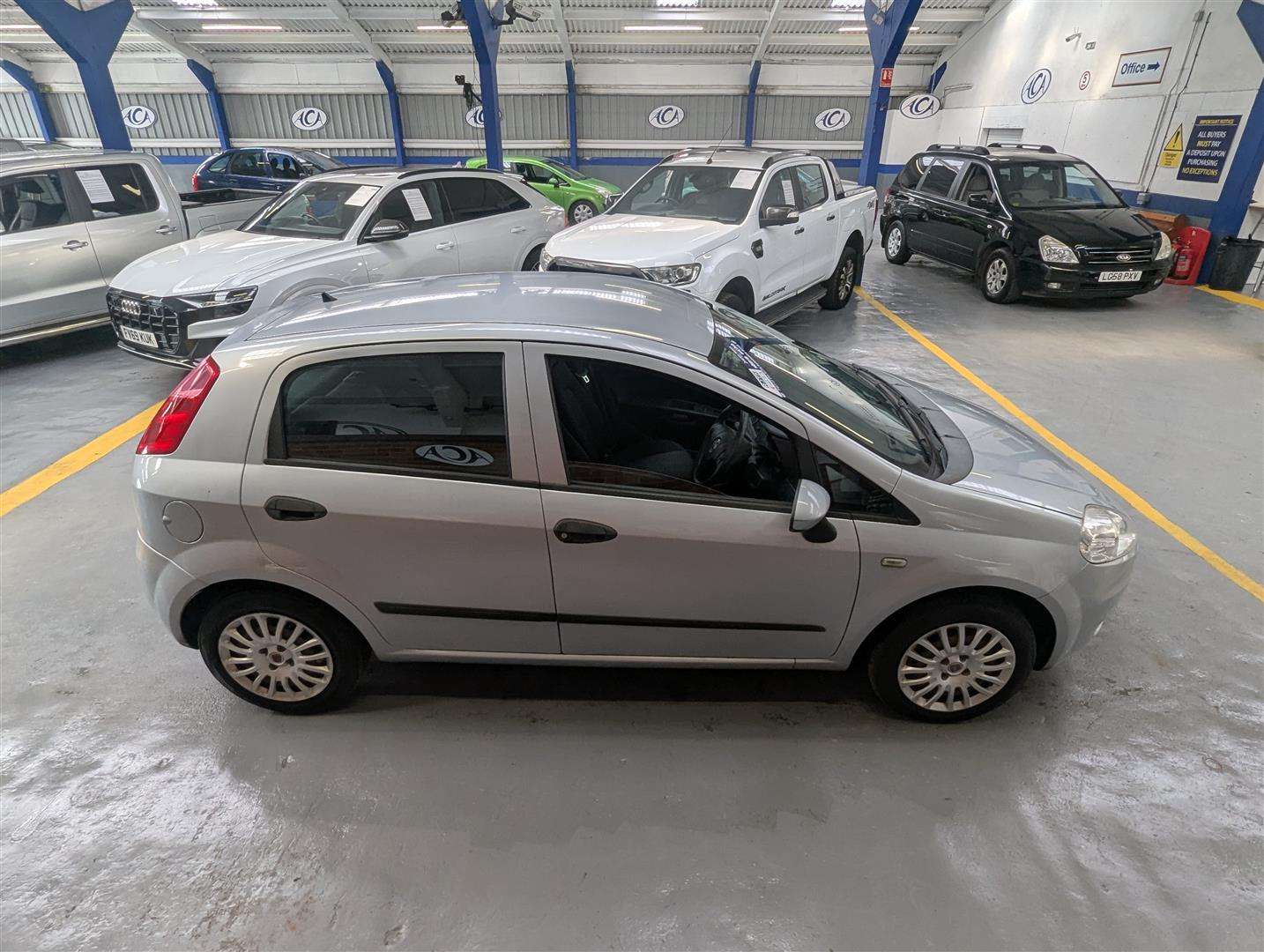 <p>2009 FIAT GRANDE PUNTO ACTIVE 65</p>
