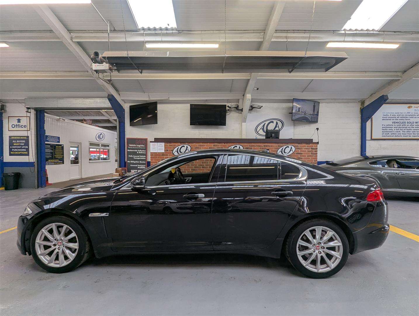 <p>2014 JAGUAR XF PREMIUM LUXURY D AUTO</p>