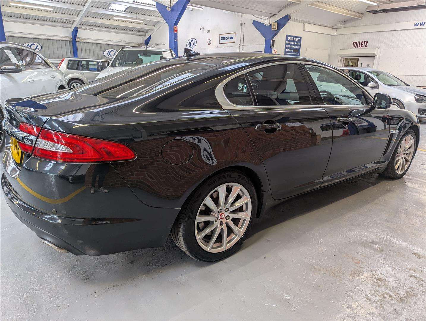 <p>2014 JAGUAR XF PREMIUM LUXURY D AUTO</p>