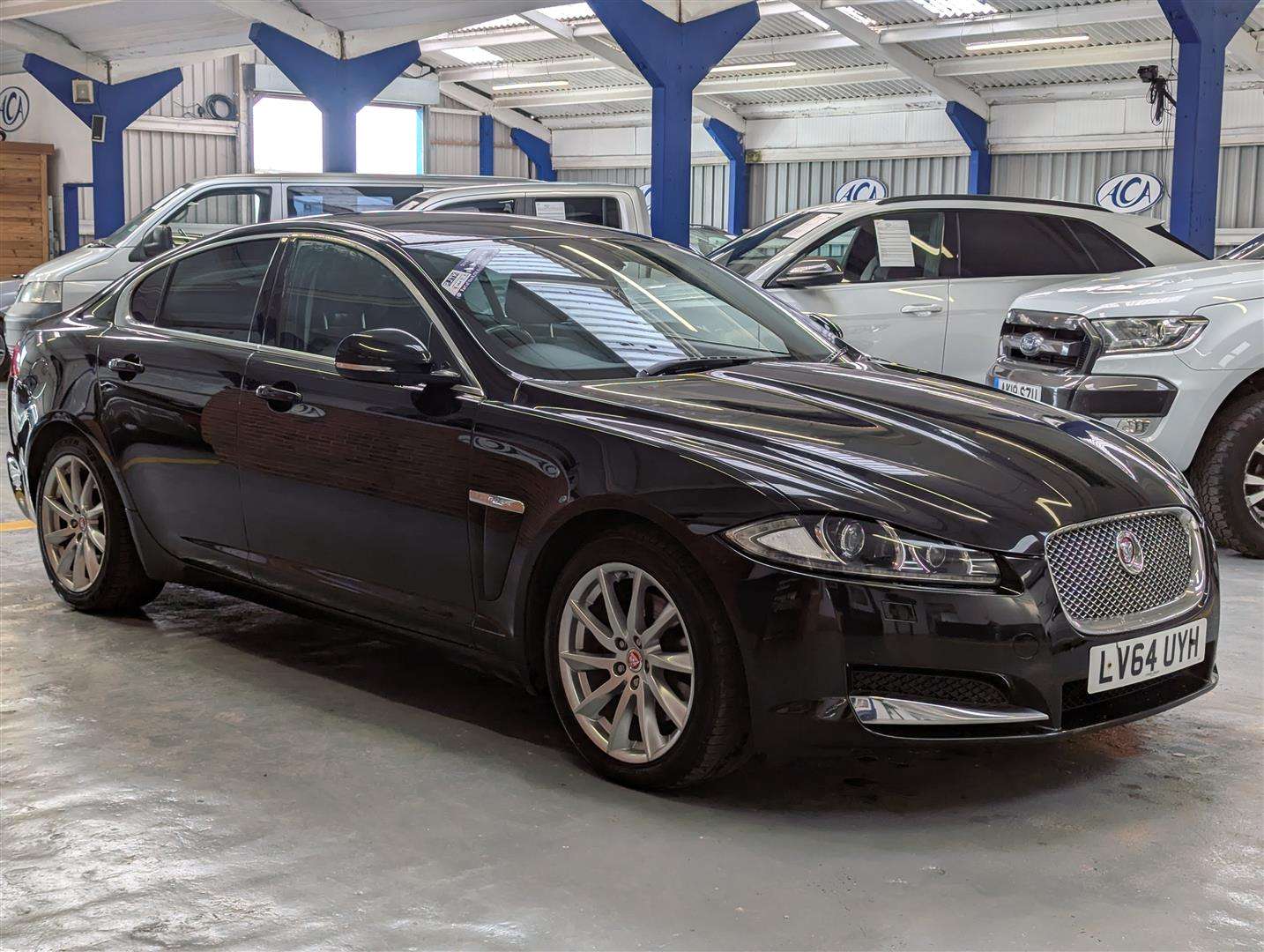 <p>2014 JAGUAR XF PREMIUM LUXURY D AUTO</p>