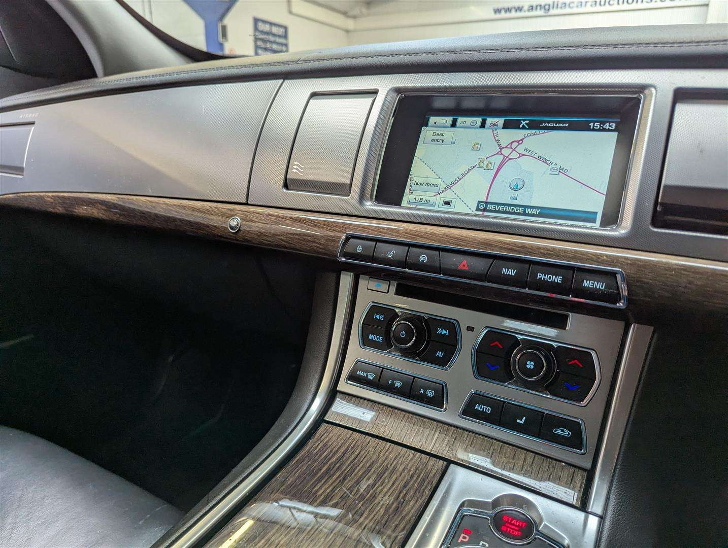 <p>2014 JAGUAR XF PREMIUM LUXURY D AUTO</p>