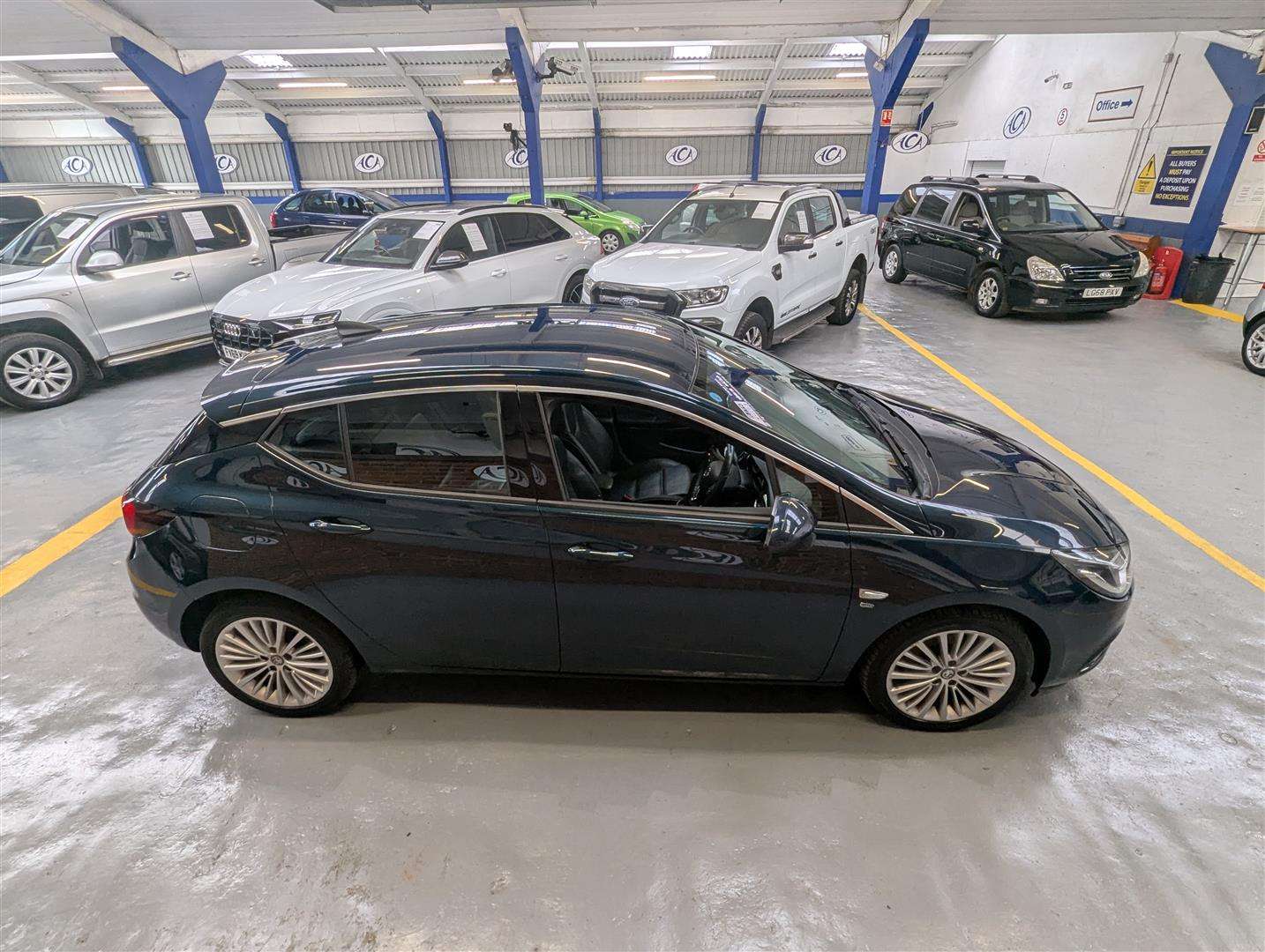 <p>2016 VAUXHALL ASTRA ELITE NAV CDTI S/S</p>
