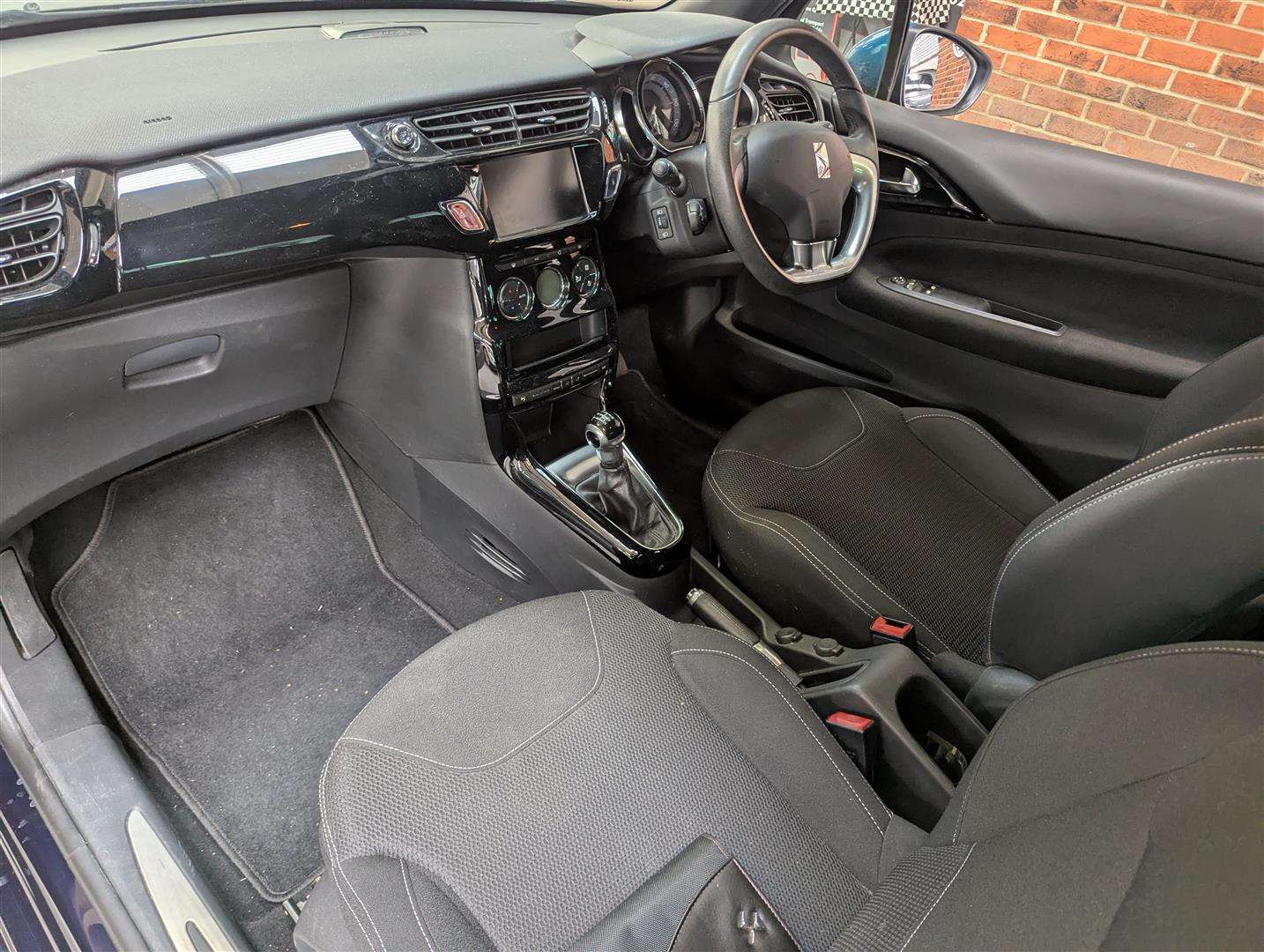 <p>2016 DS DS3 DSTYLE NAV PURETECH S</p>