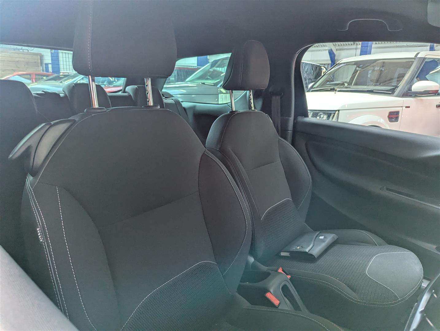 <p>2016 DS DS3 DSTYLE NAV PURETECH S</p>