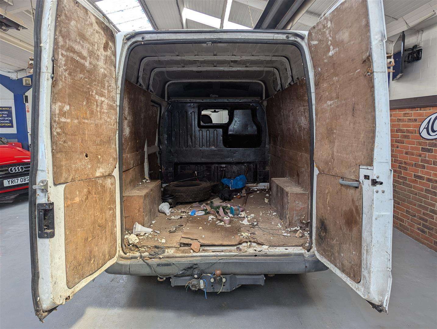 <p>2007 FORD TRANSIT 85 T260S FWD</p>