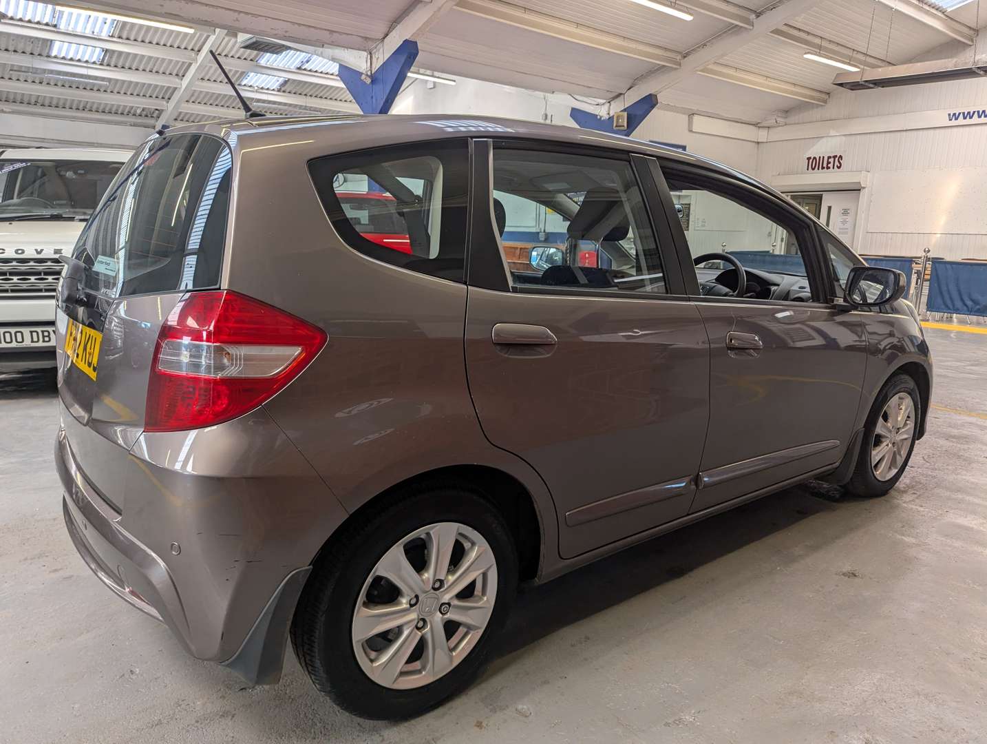 <p>2013 HONDA JAZZ I-VTEC ES</p>