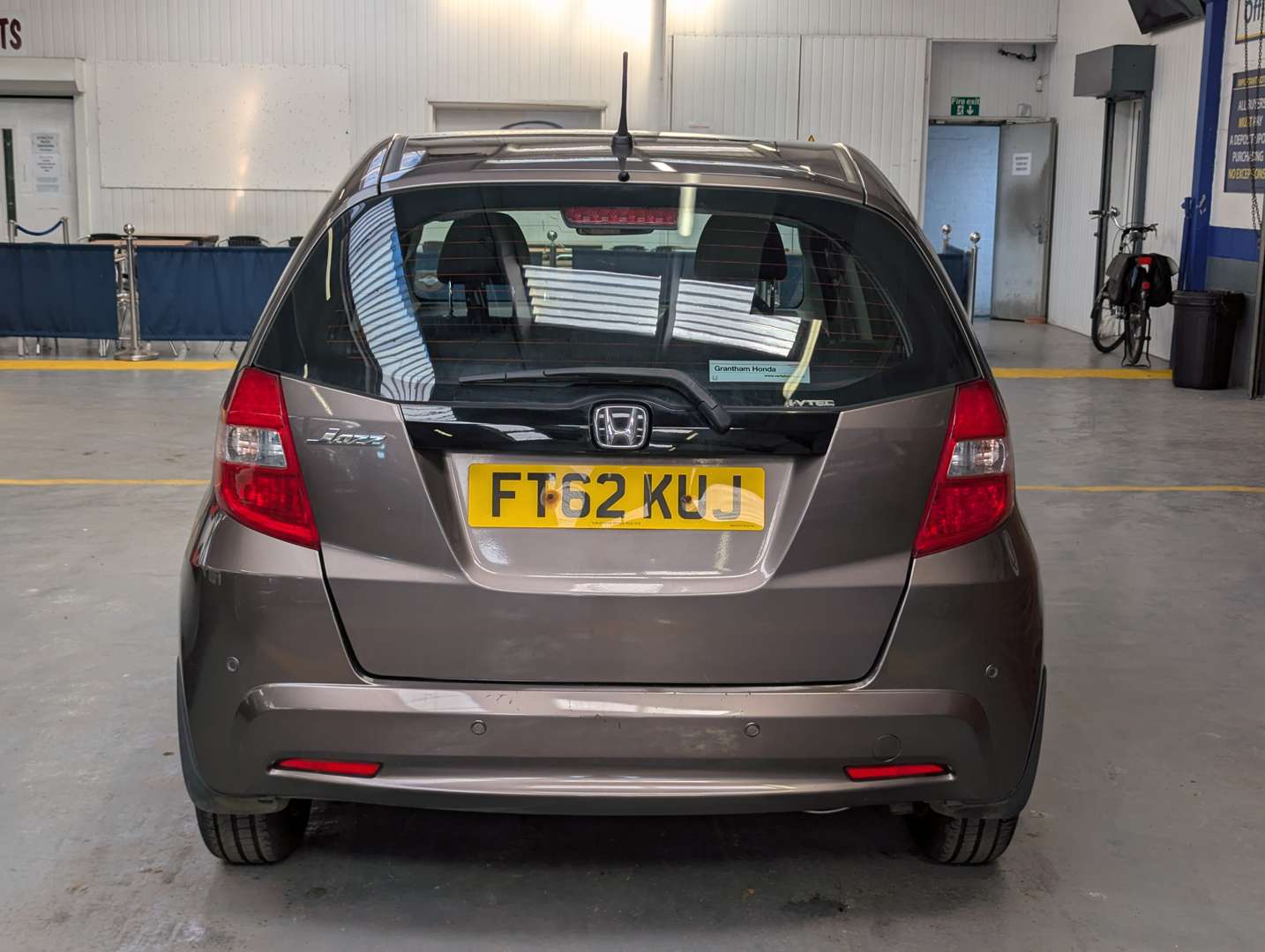 <p>2013 HONDA JAZZ I-VTEC ES</p>