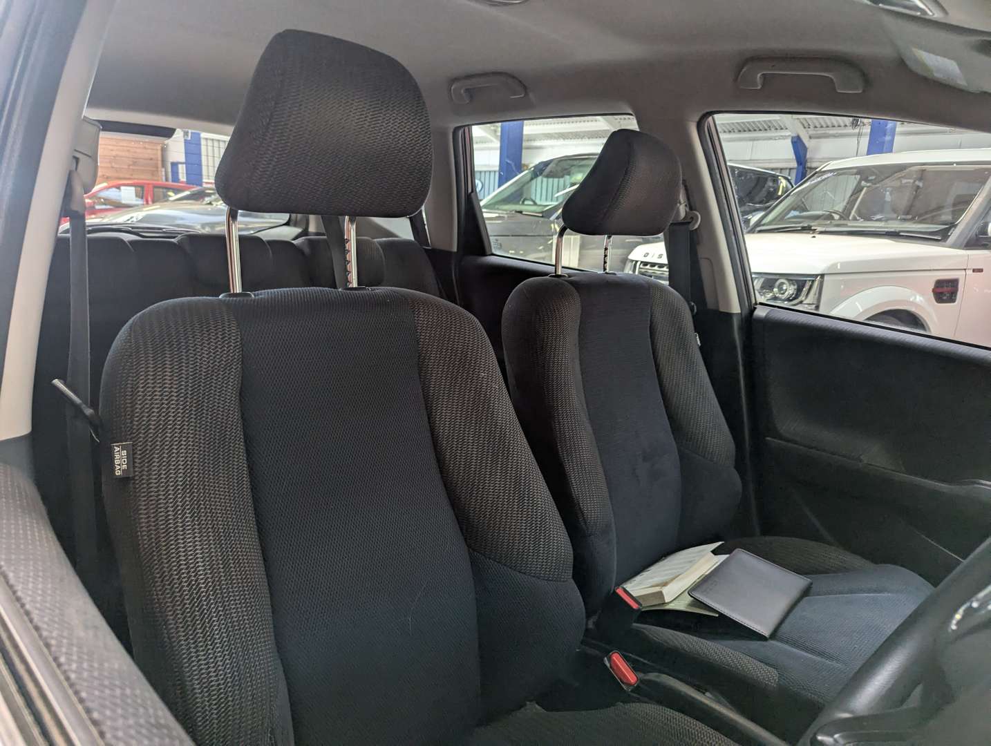 <p>2013 HONDA JAZZ I-VTEC ES</p>