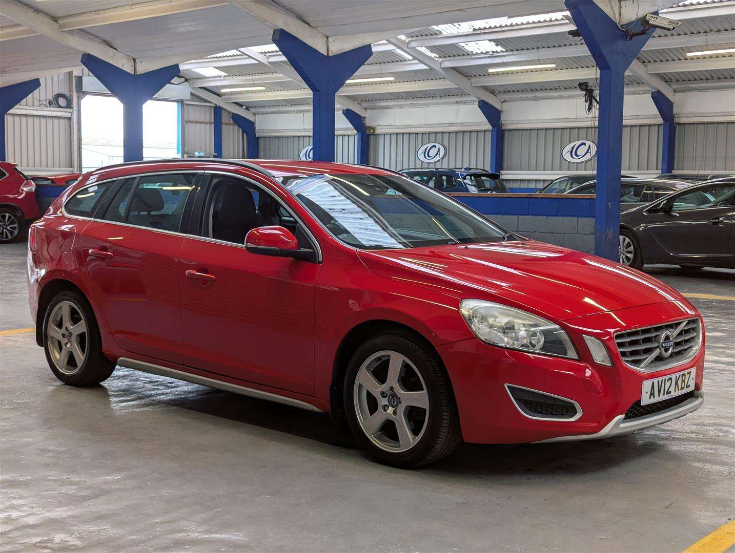 <p>2012 VOLVO V60 SE T3</p>