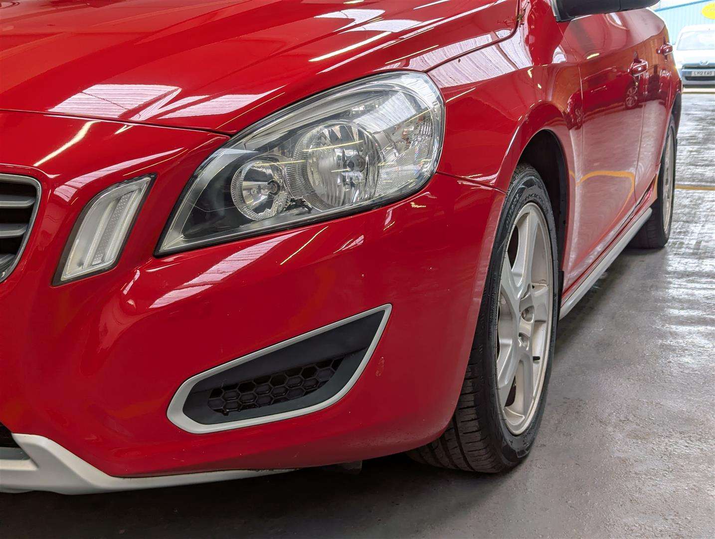 <p>2012 VOLVO V60 SE T3</p>
