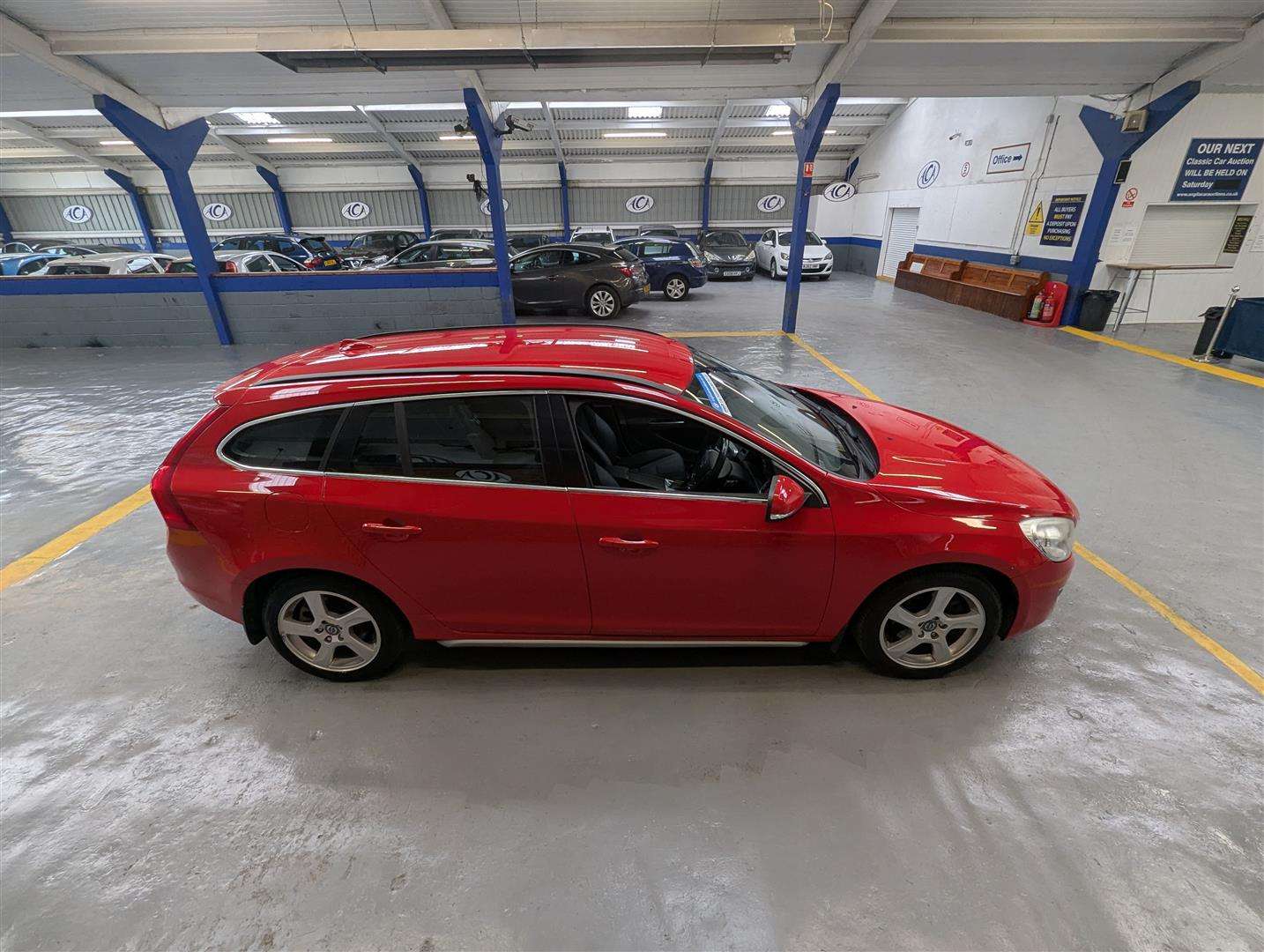 <p>2012 VOLVO V60 SE T3</p>