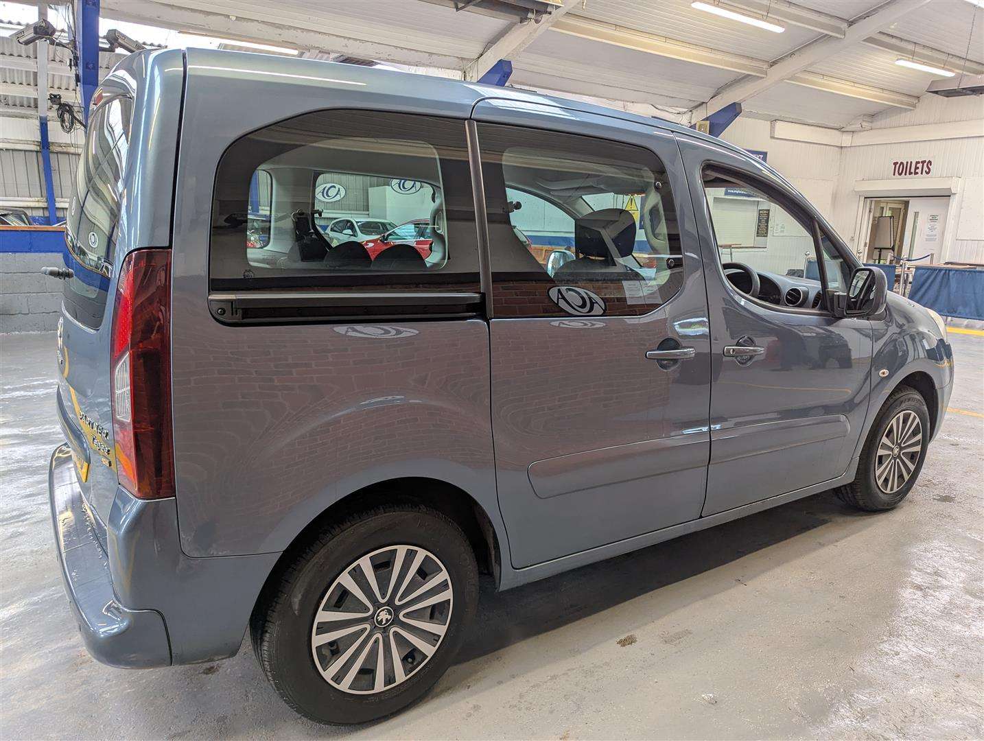 <p>2012 PEUGEOT PARTNER TEPEE S E-HDI S-A</p>