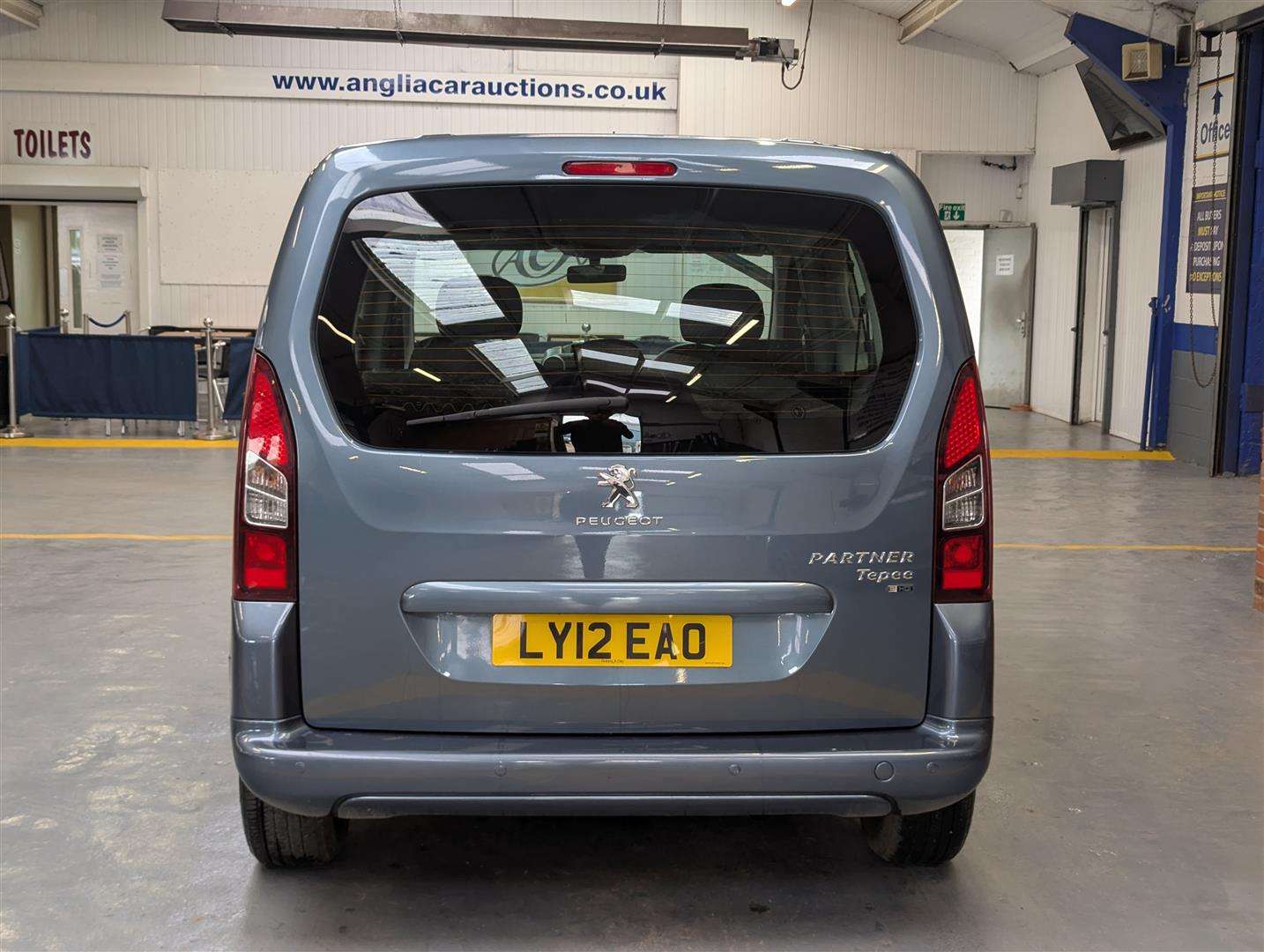 <p>2012 PEUGEOT PARTNER TEPEE S E-HDI S-A</p>