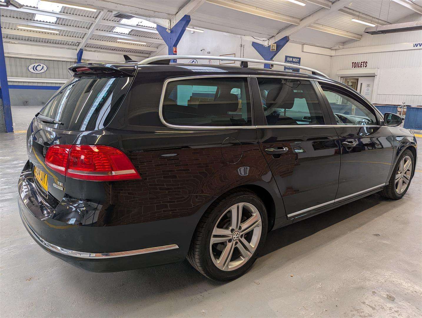 <p>2014 VOLKSWAGEN PASSAT H-LINE TSI DSG S-A</p>