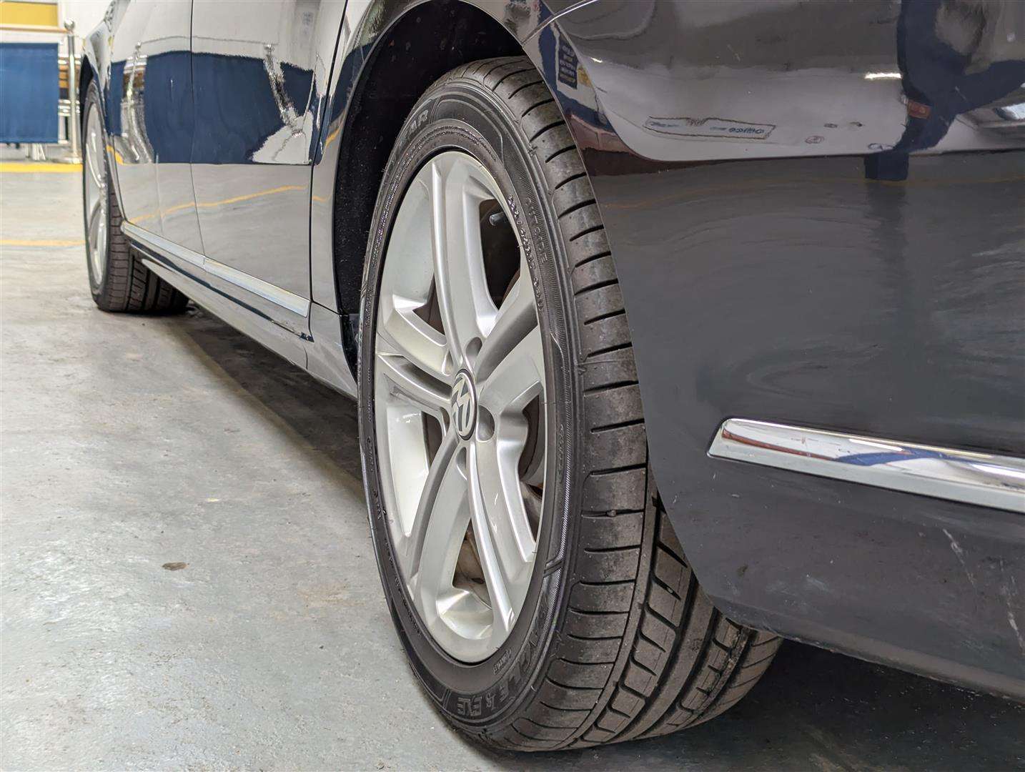 <p>2014 VOLKSWAGEN PASSAT H-LINE TSI DSG S-A</p>