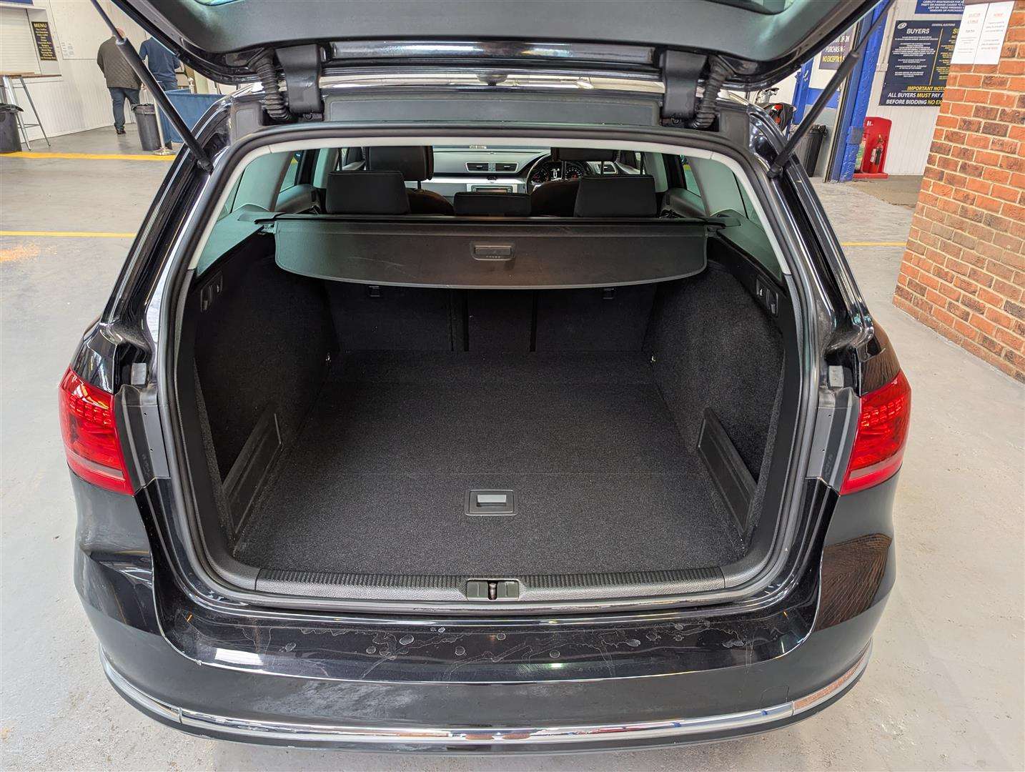<p>2014 VOLKSWAGEN PASSAT H-LINE TSI DSG S-A</p>