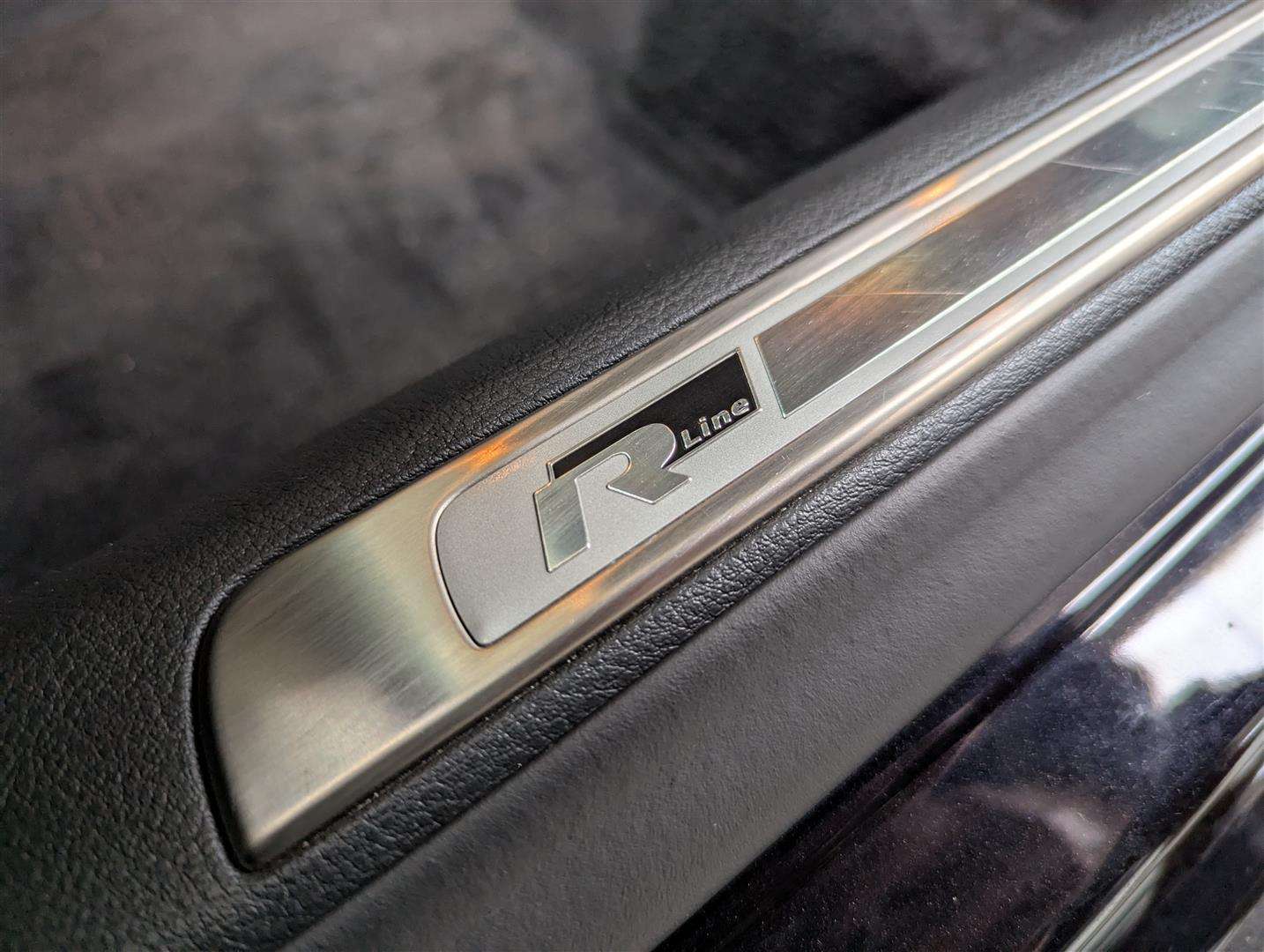 <p>2014 VOLKSWAGEN PASSAT H-LINE TSI DSG S-A</p>