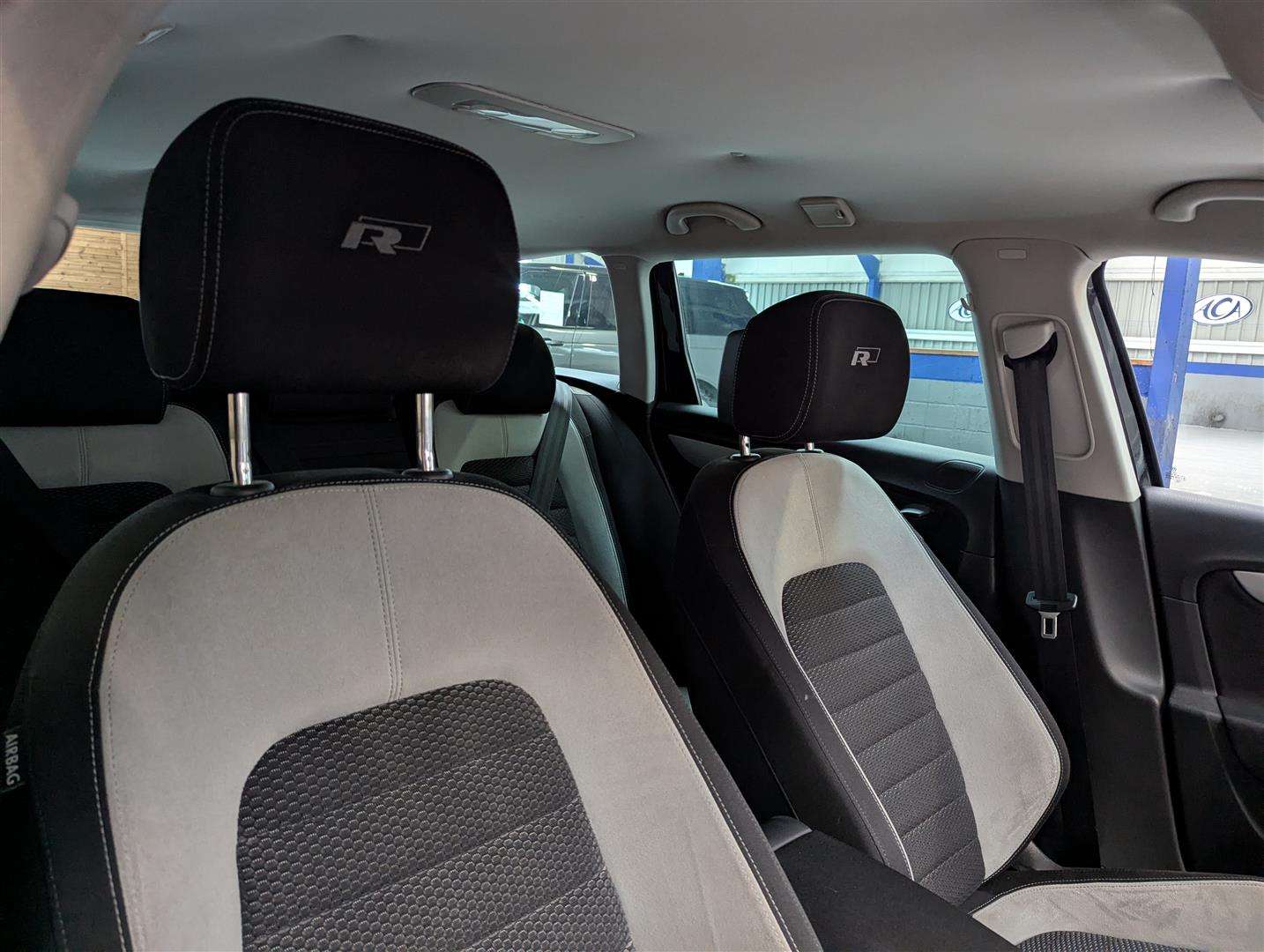 <p>2014 VOLKSWAGEN PASSAT H-LINE TSI DSG S-A</p>