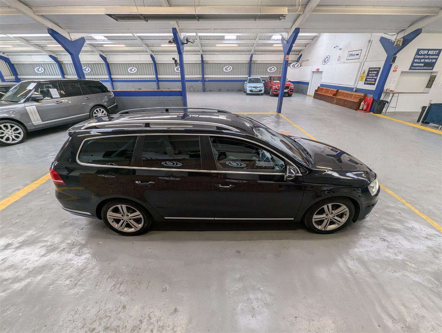 <p>2014 VOLKSWAGEN PASSAT H-LINE TSI DSG S-A</p>