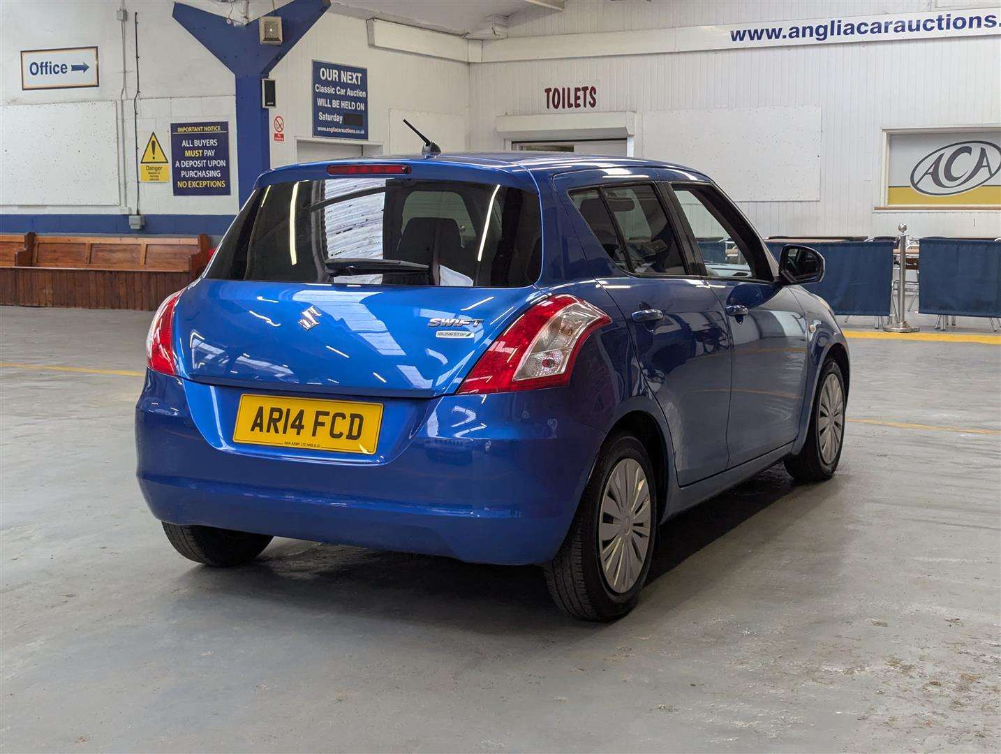 <p>2014 SUZUKI SWIFT</p>