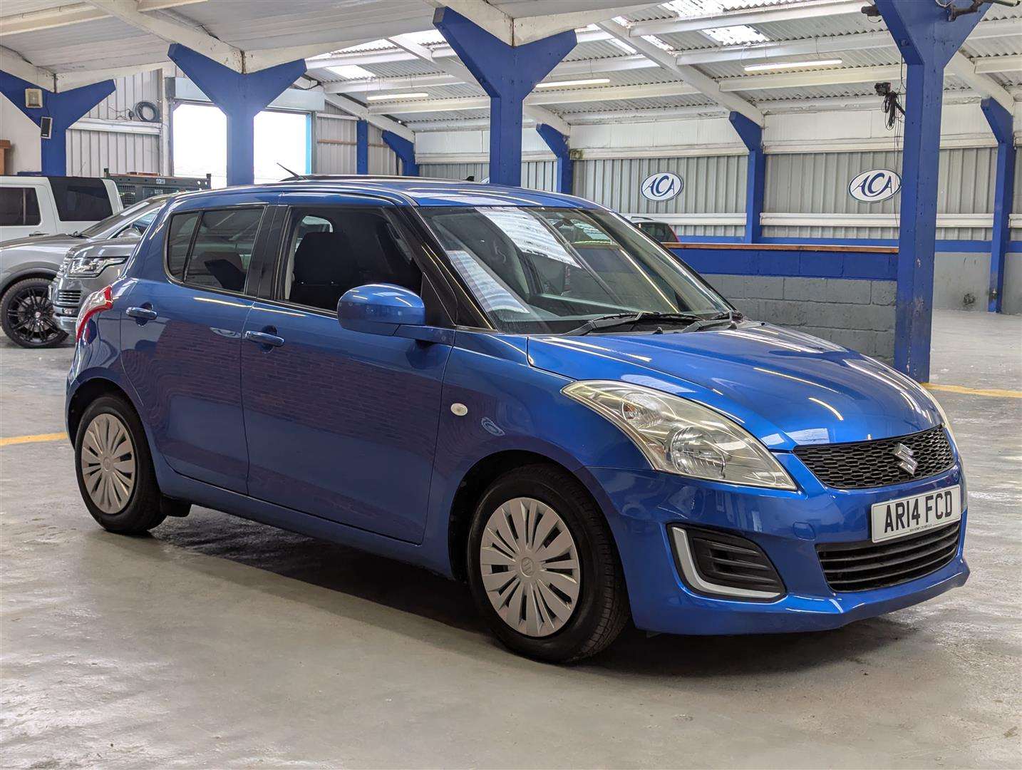 <p>2014 SUZUKI SWIFT</p>