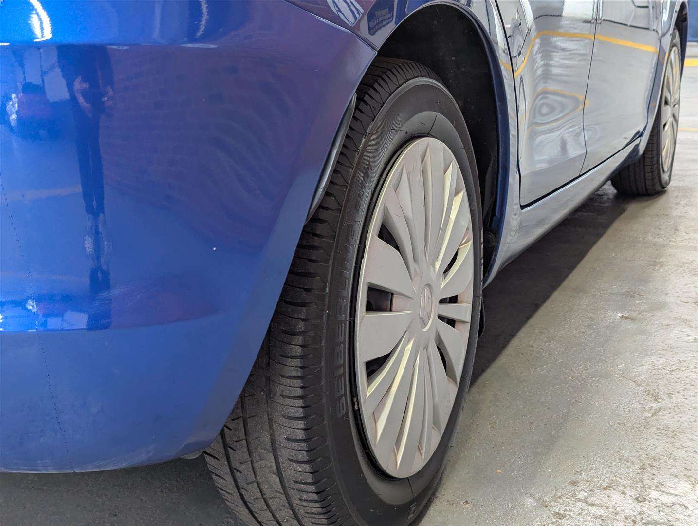 <p>2014 SUZUKI SWIFT</p>