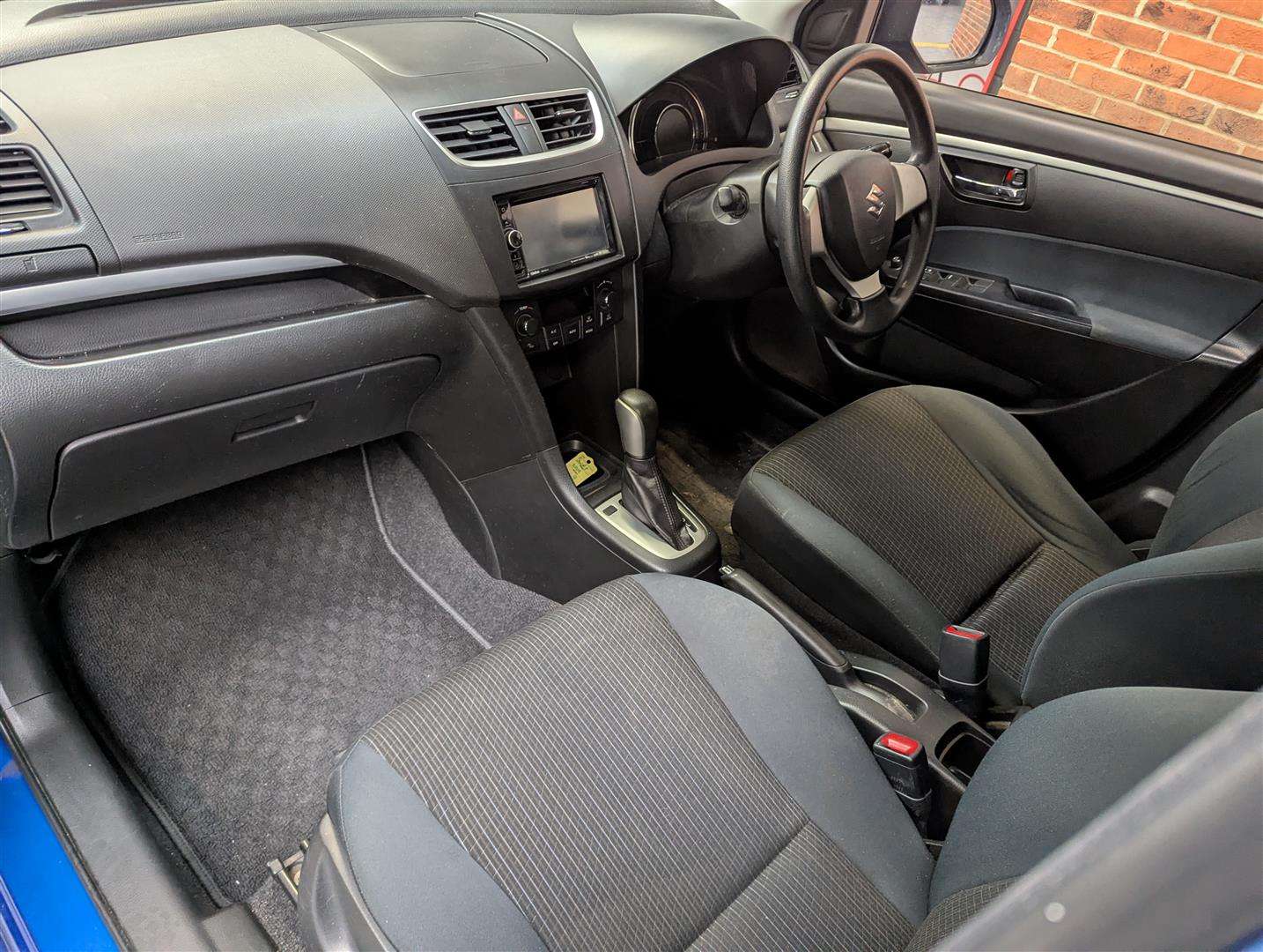 <p>2014 SUZUKI SWIFT</p>