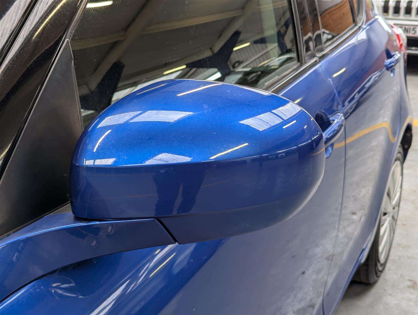 <p>2014 SUZUKI SWIFT</p>