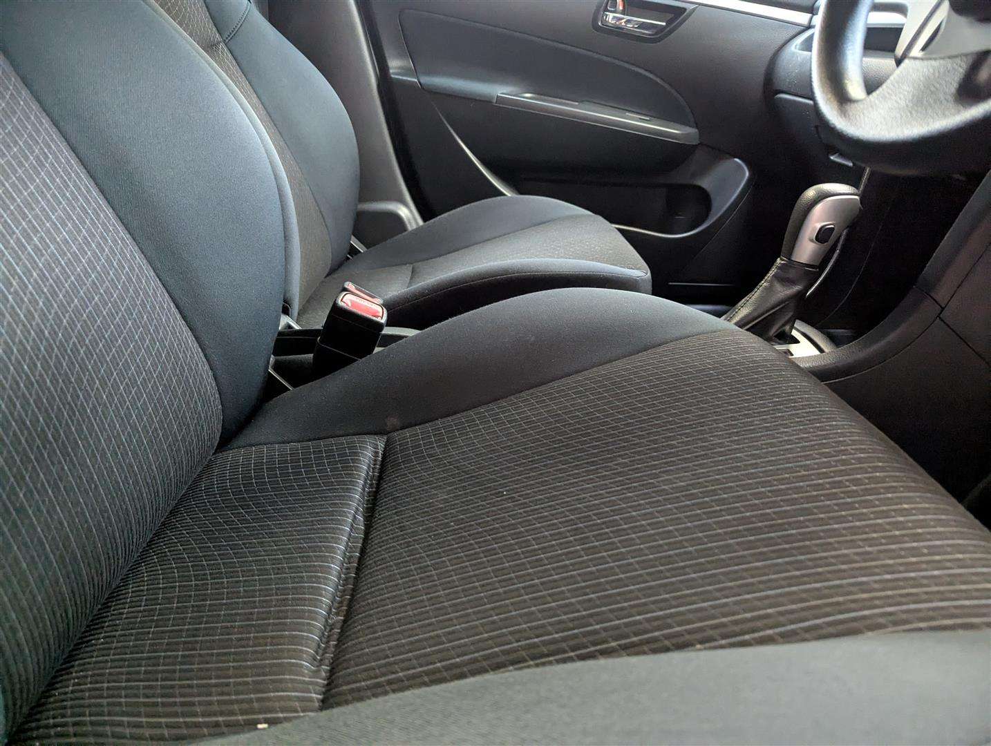 <p>2014 SUZUKI SWIFT</p>