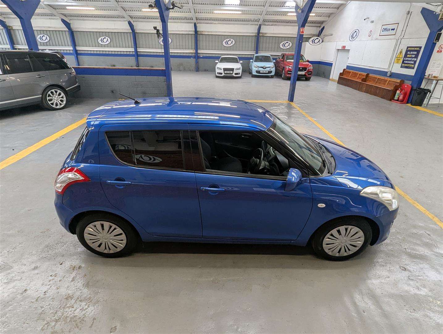 <p>2014 SUZUKI SWIFT</p>