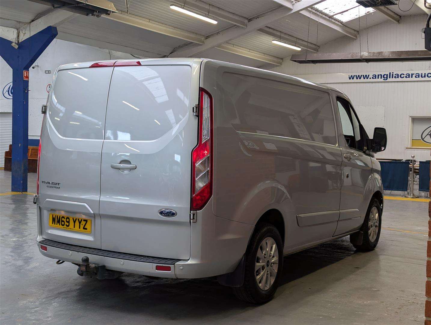 <p>2020 FORD TRANSIT CUSTOM 300LTD AUTO</p>
