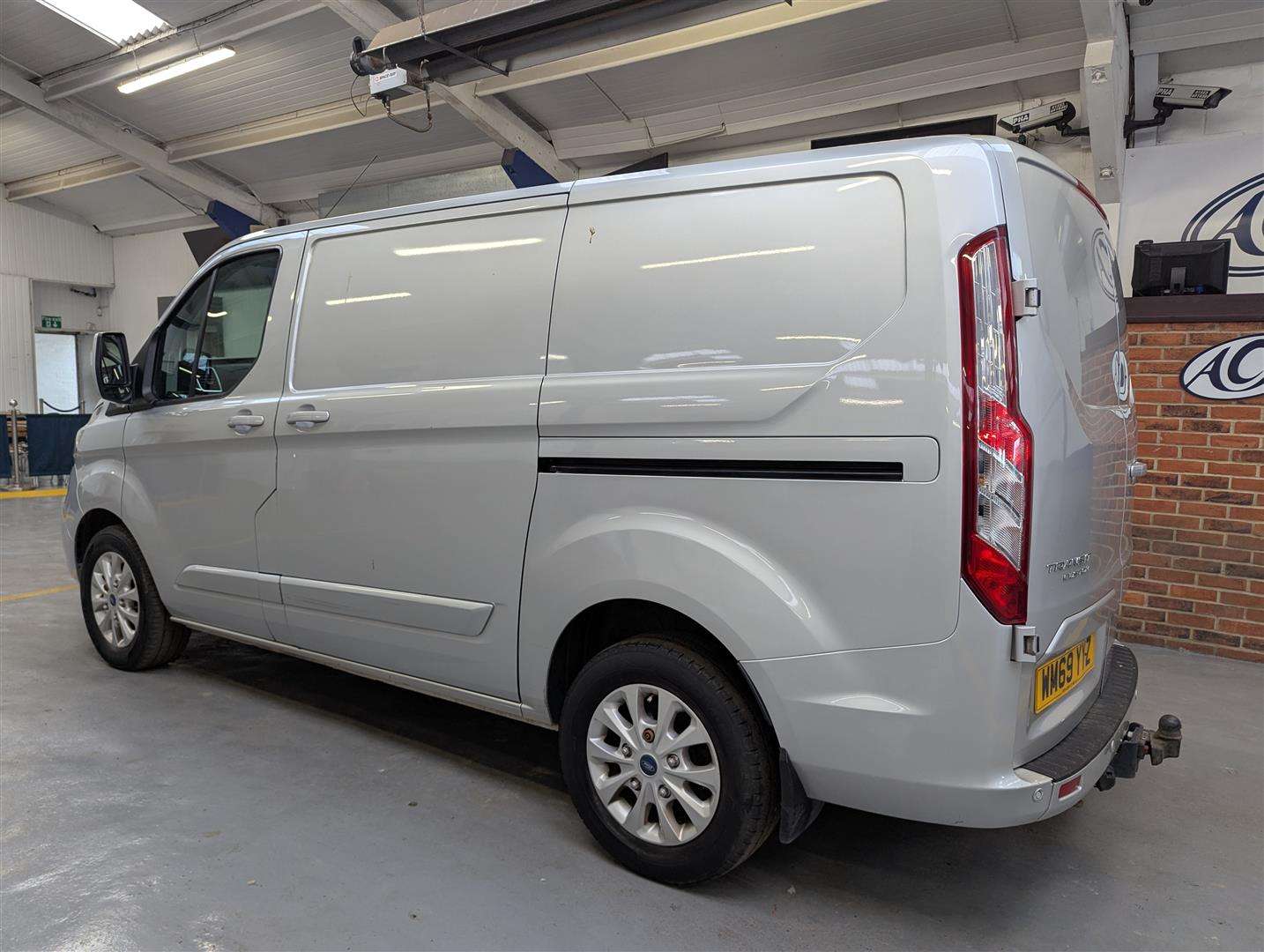 <p>2020 FORD TRANSIT CUSTOM 300LTD AUTO</p>