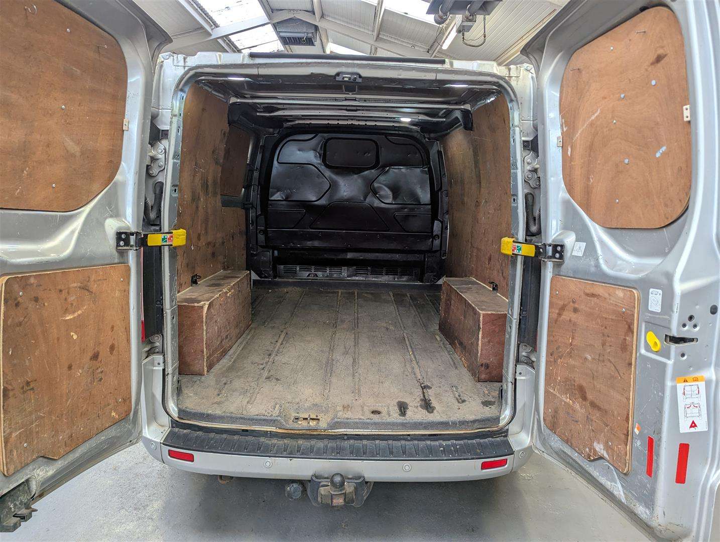 <p>2020 FORD TRANSIT CUSTOM 300LTD AUTO</p>