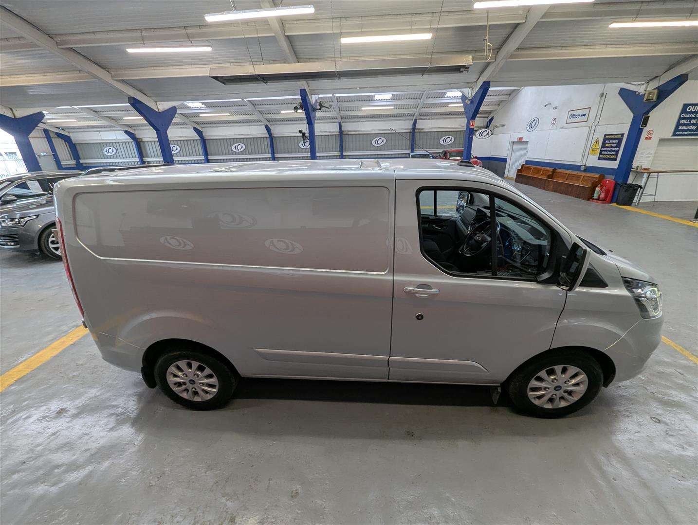 <p>2020 FORD TRANSIT CUSTOM 300LTD AUTO</p>