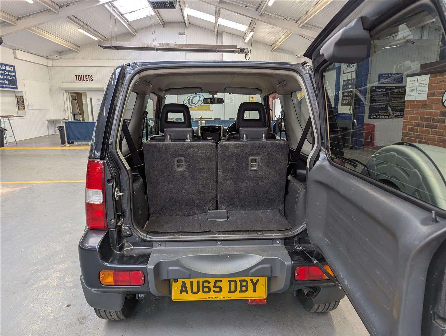 <p>2015 SUZUKI JIMNY SZ4 4X4</p>