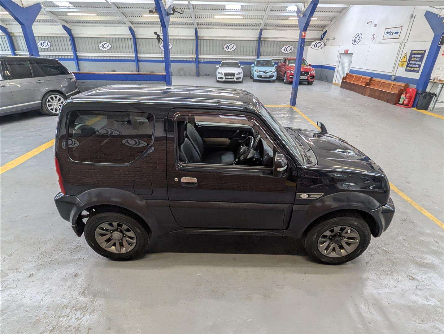 <p>2015 SUZUKI JIMNY SZ4 4X4</p>