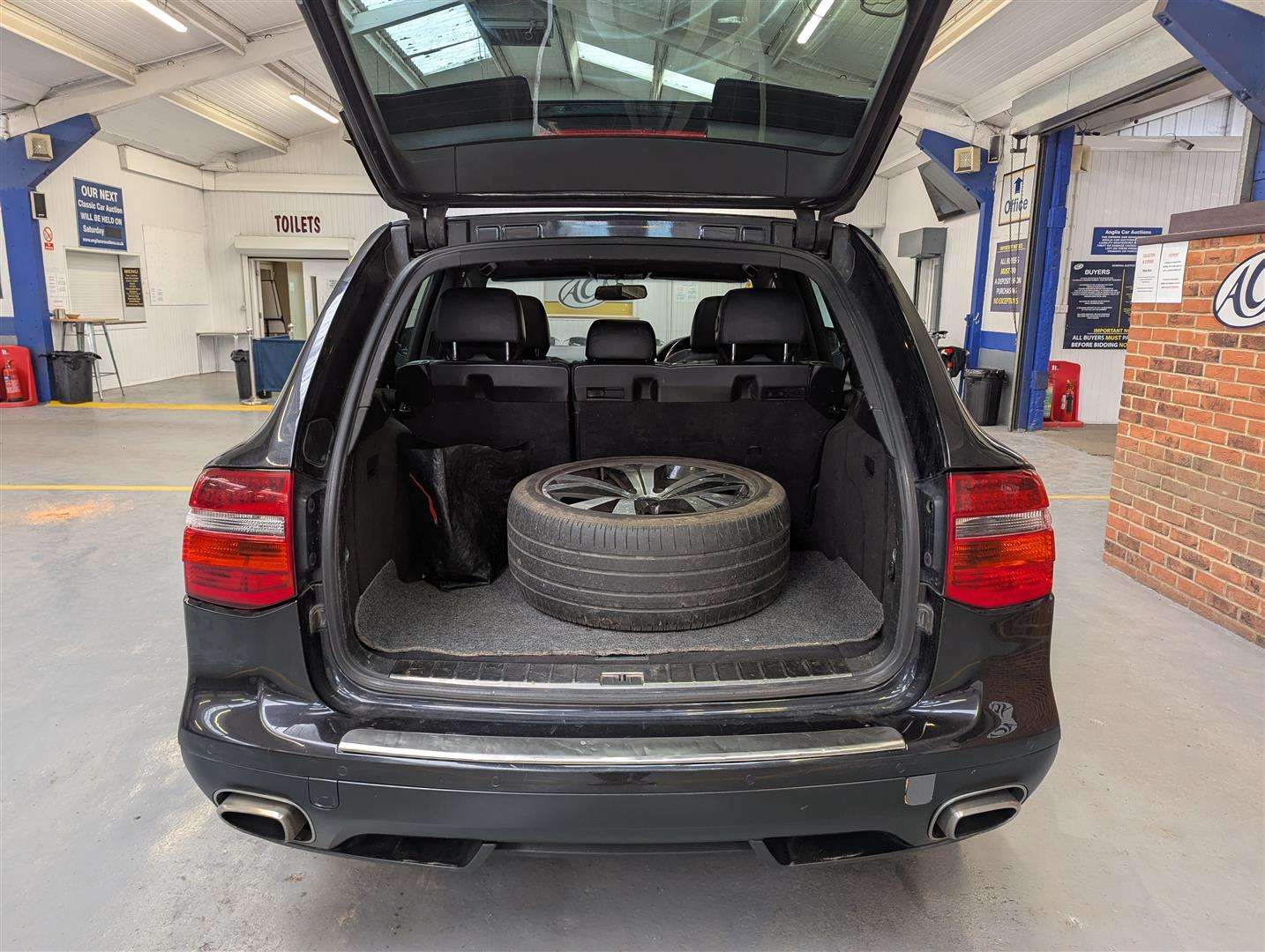 <p>2009 PORSCHE CAYENNE TIPTRONIC S D</p>