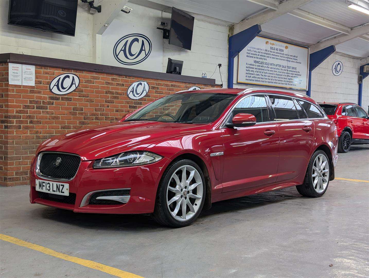<p>2013 JAGUAR XF S PREM LUX SP-BRAKE V6</p>