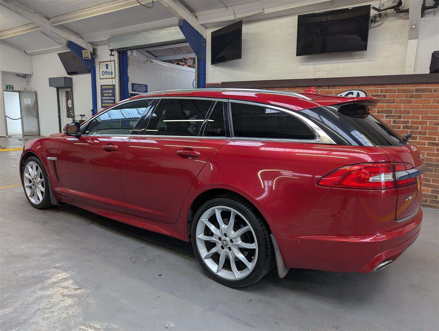 <p>2013 JAGUAR XF S PREM LUX SP-BRAKE V6</p>