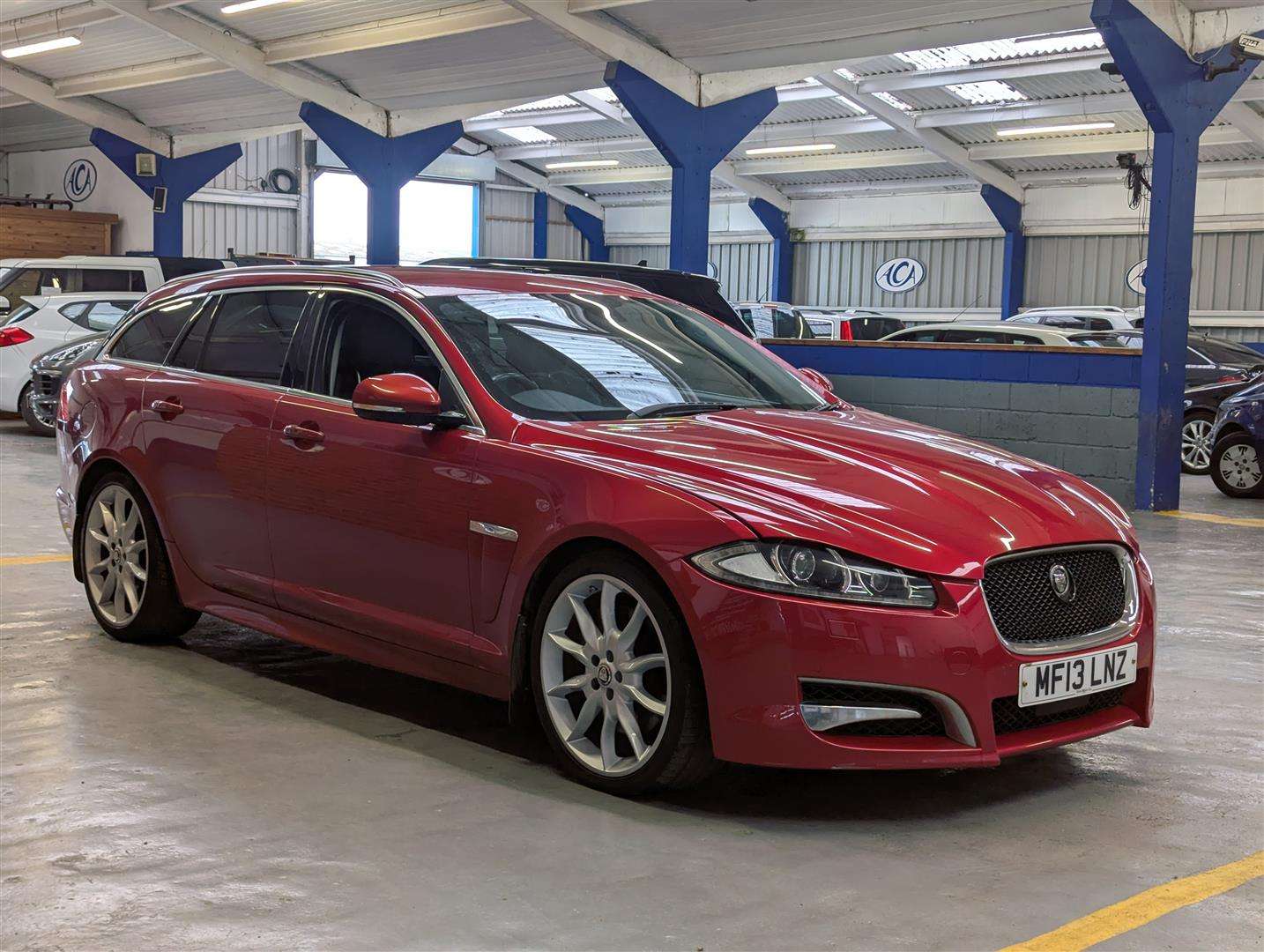 <p>2013 JAGUAR XF S PREM LUX SP-BRAKE V6</p>