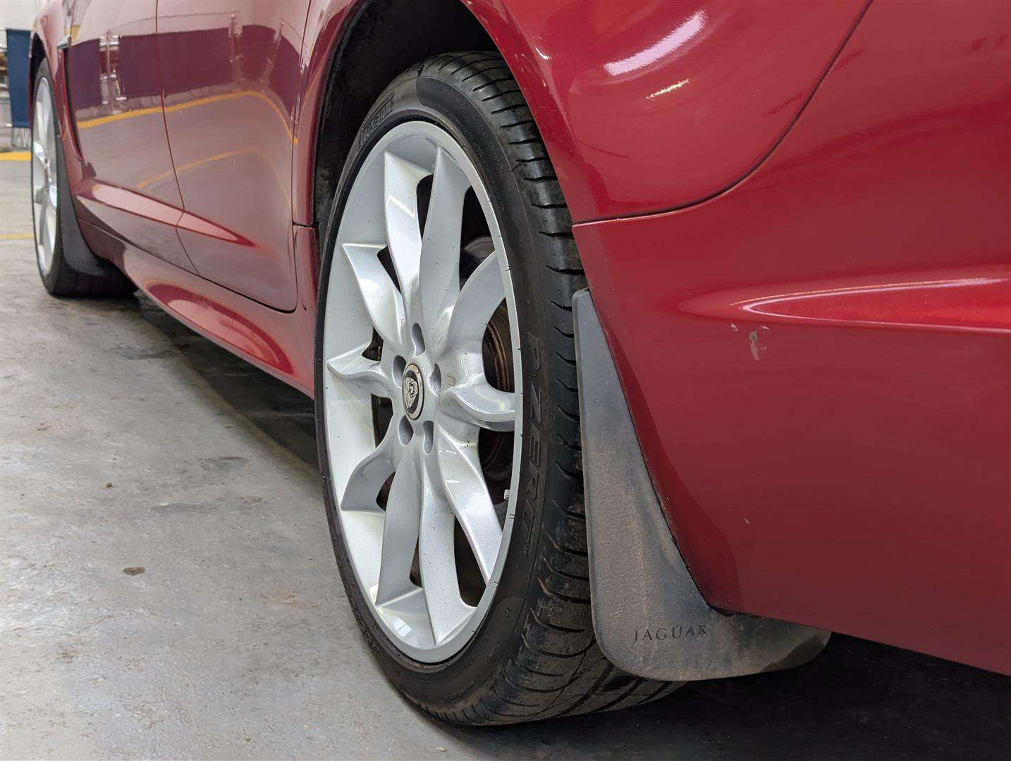 <p>2013 JAGUAR XF S PREM LUX SP-BRAKE V6</p>