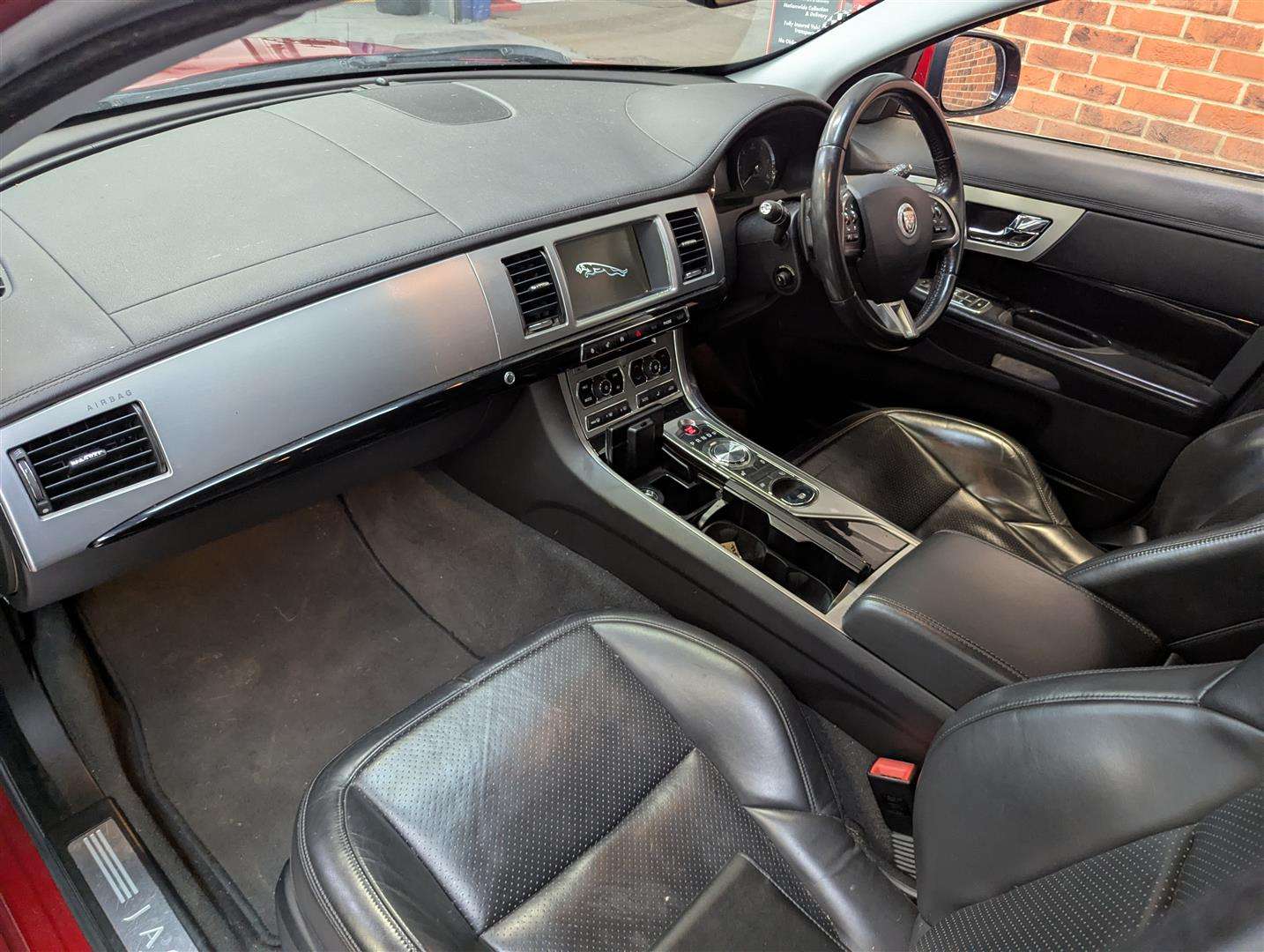 <p>2013 JAGUAR XF S PREM LUX SP-BRAKE V6</p>