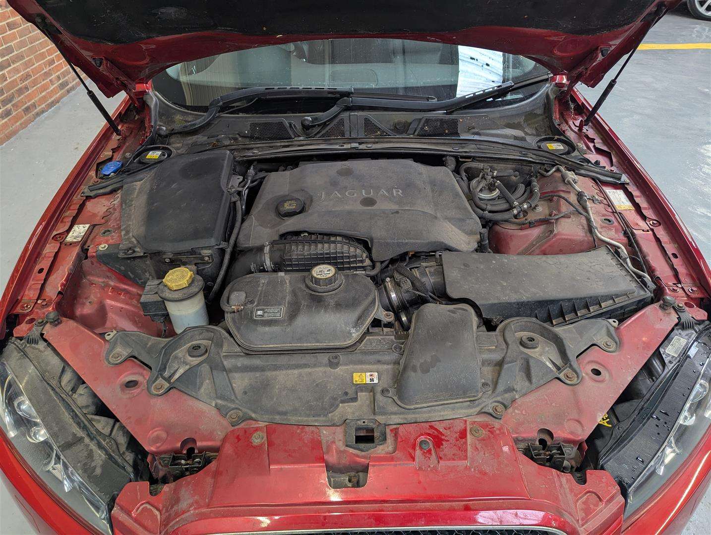 <p>2013 JAGUAR XF S PREM LUX SP-BRAKE V6</p>