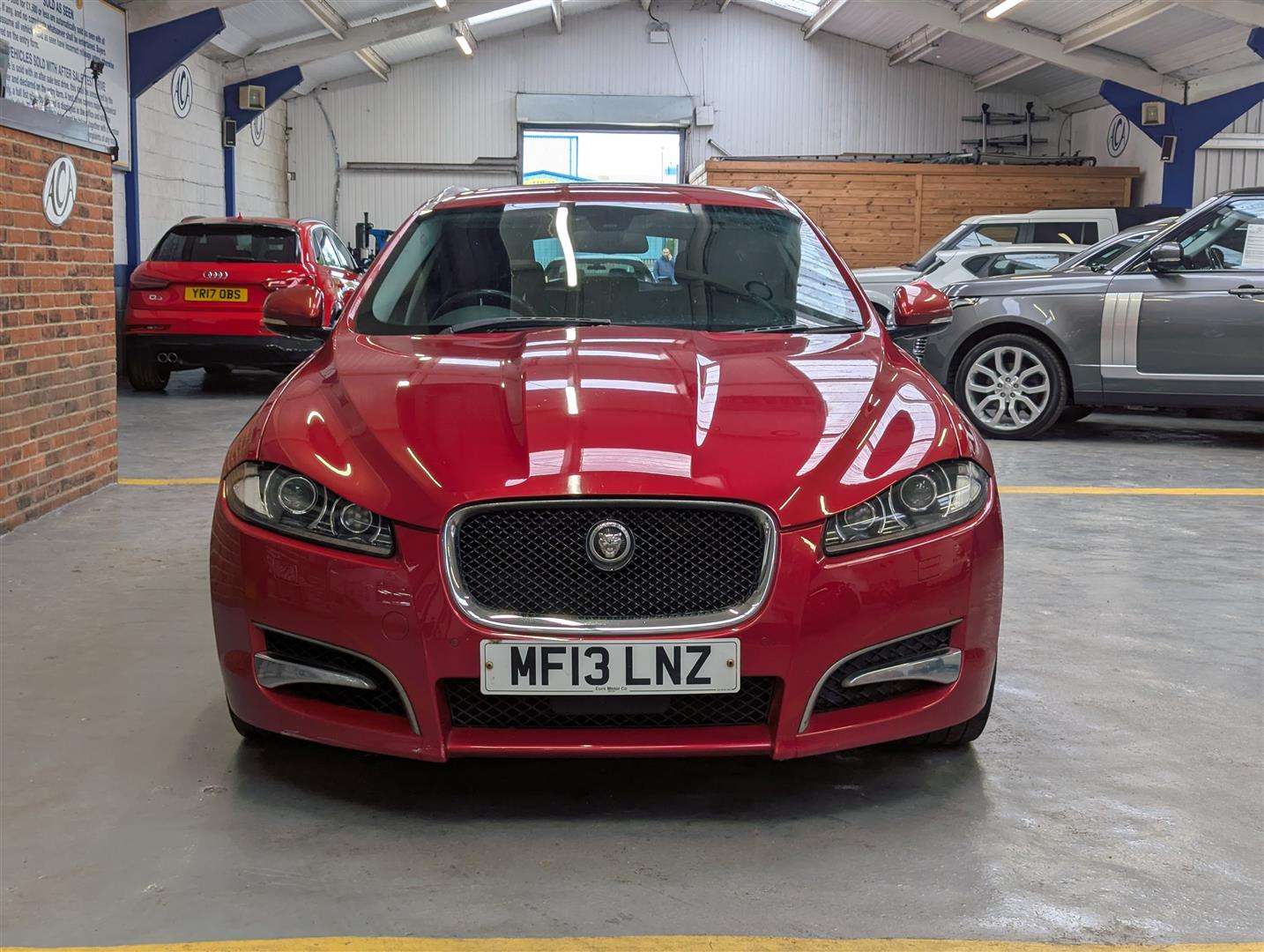 <p>2013 JAGUAR XF S PREM LUX SP-BRAKE V6</p>