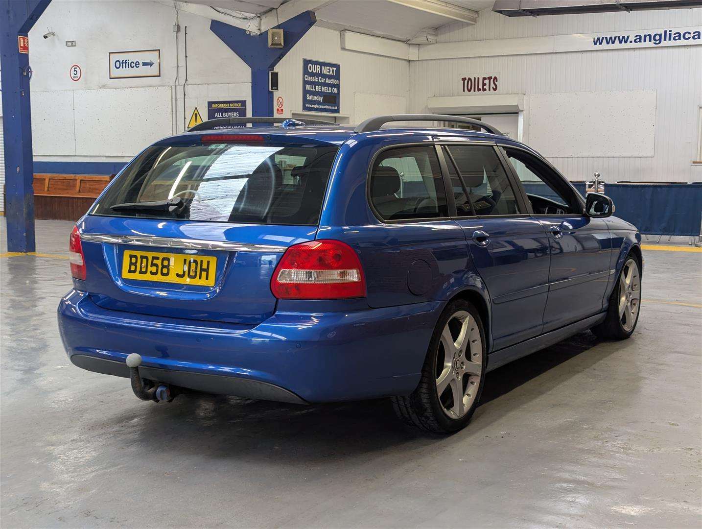 <p>2008 JAGUAR X-TYPE SE</p>