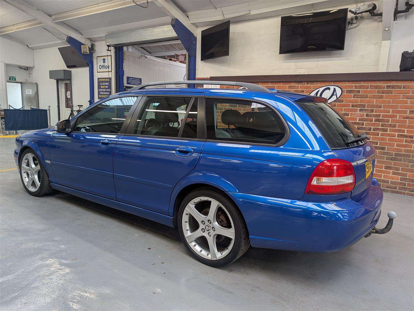 <p>2008 JAGUAR X-TYPE SE</p>