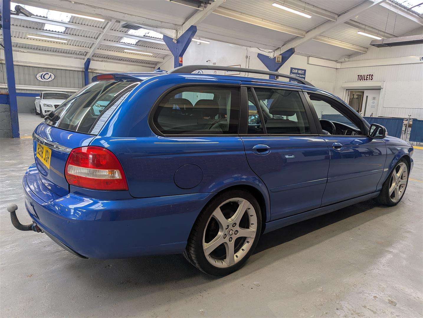 <p>2008 JAGUAR X-TYPE SE</p>