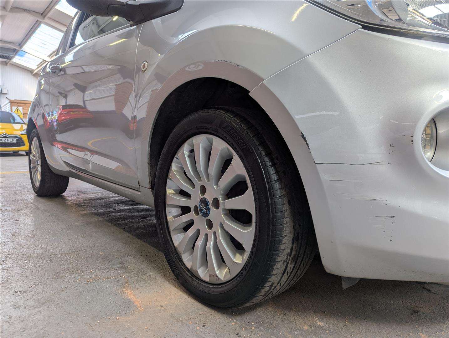 <p>2010 FORD KA ZETEC</p>